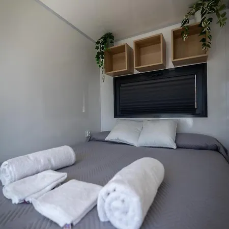 The Boathouse Company - Casa Flotante Experience - Real Club Nautico, Hotel en barco *