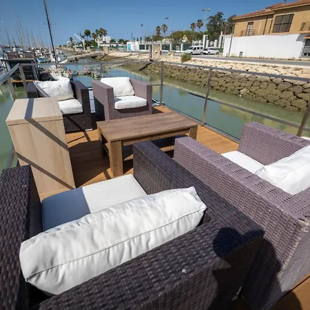 Botel The Boathouse Company - Casa Flotante Experience - Real Club Nautico, *
