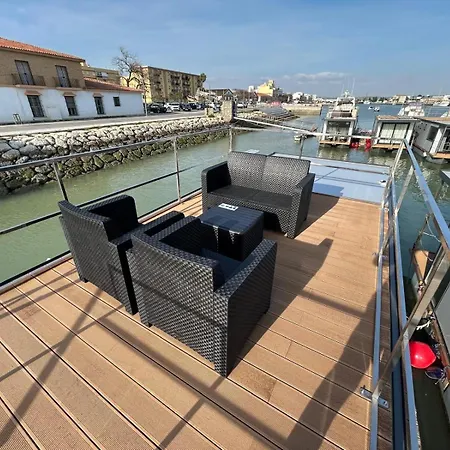 The Boathouse Company - Casa Flotante Experience - Real Club Nautico, ספינת מלון *